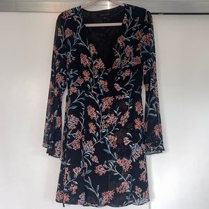 Cynthia Steffe Black Floral Bell Sleeve Wrap Dress Size 10